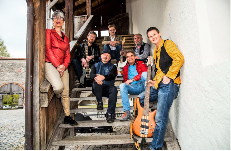 tl_files/lamusicaonline/redakteure/neuigkeiten/team_3/Hofkapelle.jpg tl_files/lamusicaonline/redakteure/neuigkeiten/team_3/Hofkapelle.jpg
